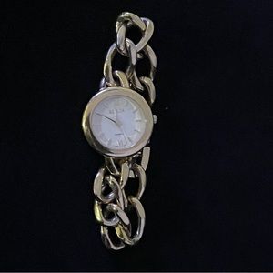 Women’s Gold Tone Chain Bracelet Watch